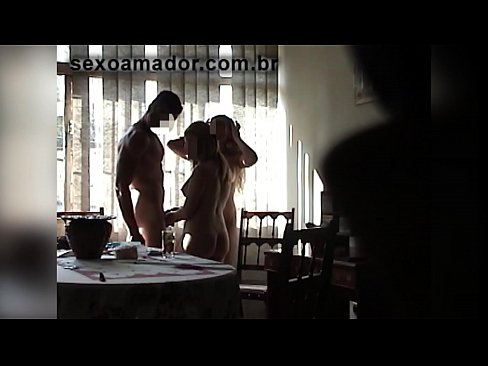 ❤️ Miqtë e seksit ftojnë një burrë gjigant dhe një treshe me të ☑ Pornografi anale tek ne sq.porn-milf-300.ru ❌️